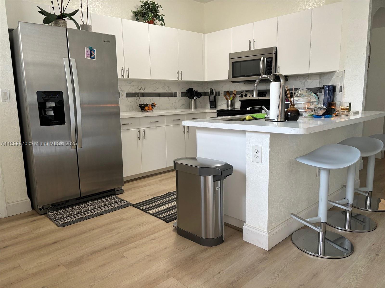 KENDALL BREEZE SOUTH - Residential Lease