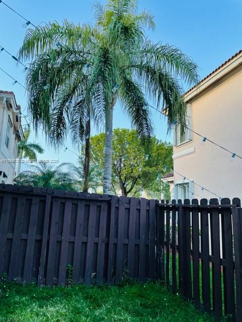 KENDALL BREEZE SOUTH - Residential Lease