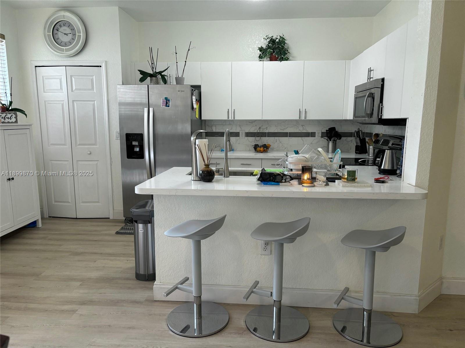 KENDALL BREEZE SOUTH - Residential Lease