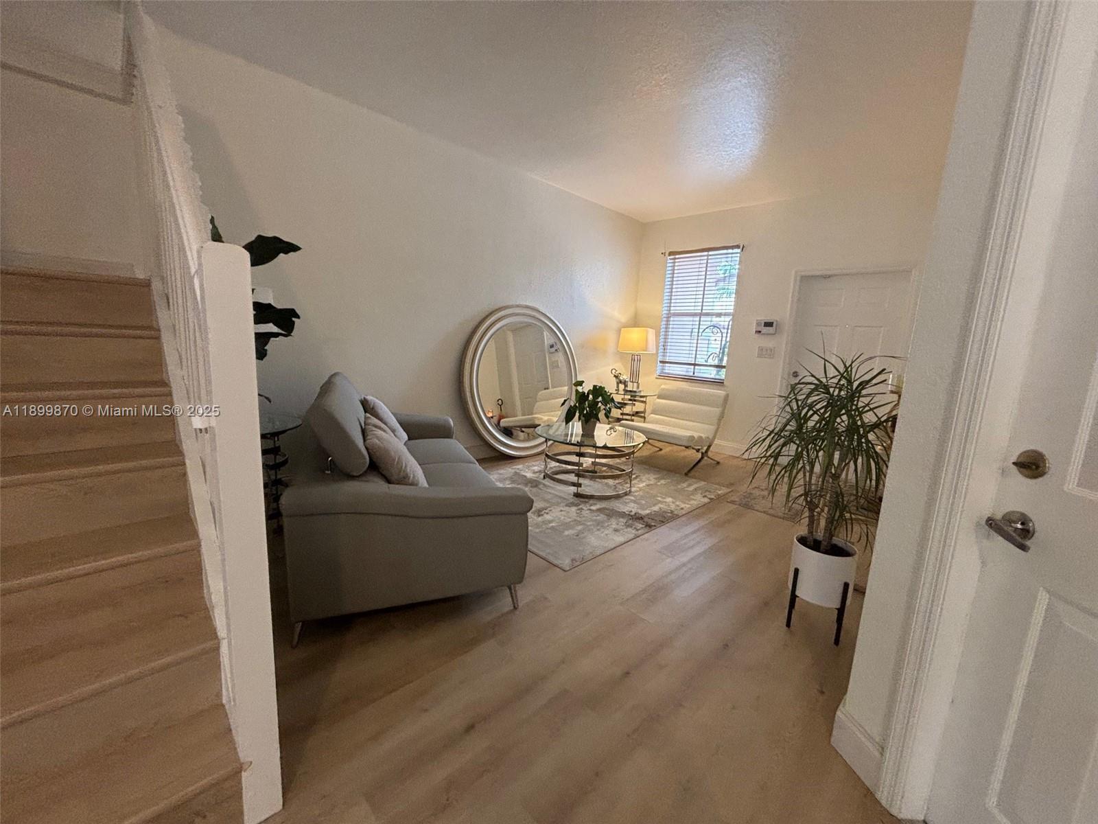 KENDALL BREEZE SOUTH - Residential Lease