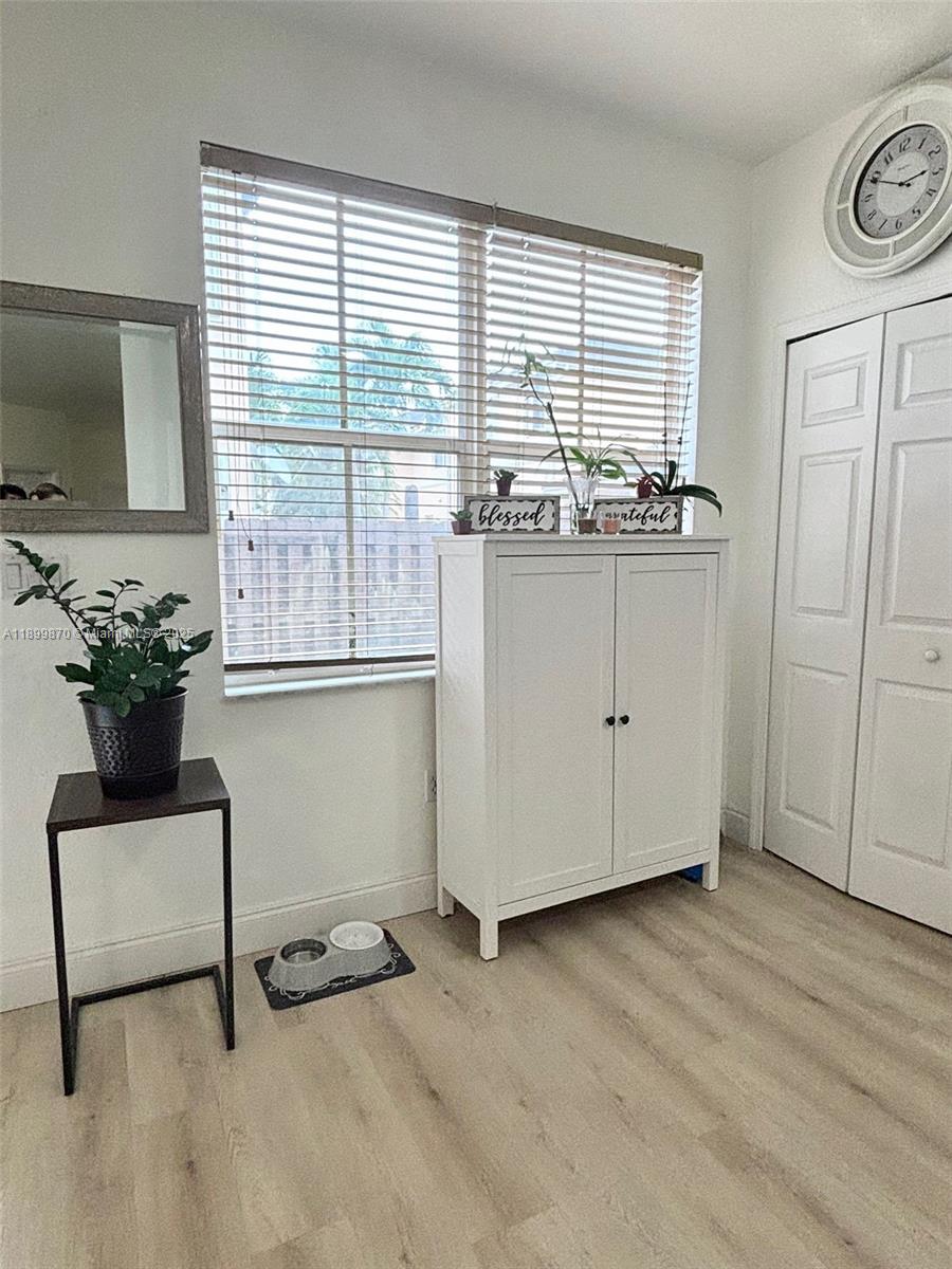 KENDALL BREEZE SOUTH - Residential Lease