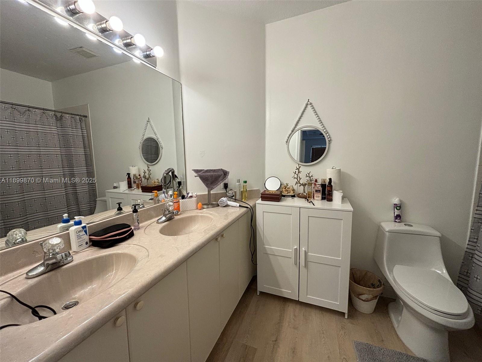 KENDALL BREEZE SOUTH - Residential Lease