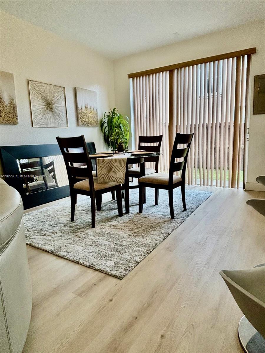 KENDALL BREEZE SOUTH - Residential Lease