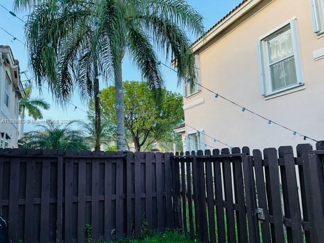 KENDALL BREEZE SOUTH - Residential Lease