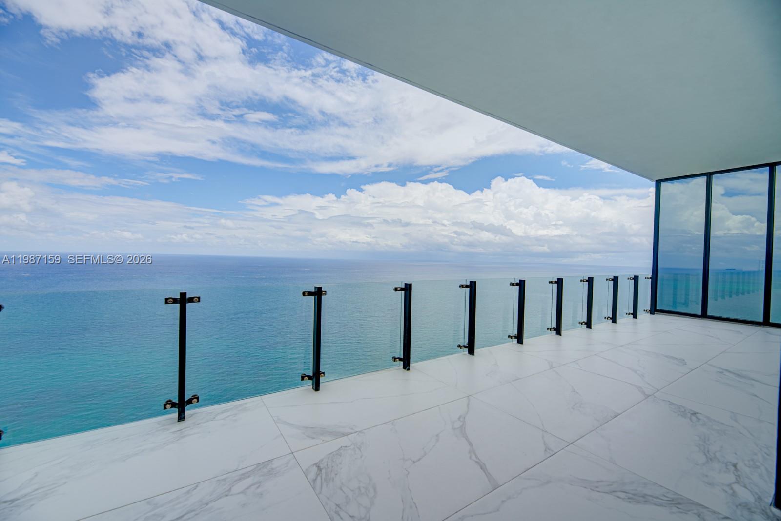 MUSE CONDO - Residential