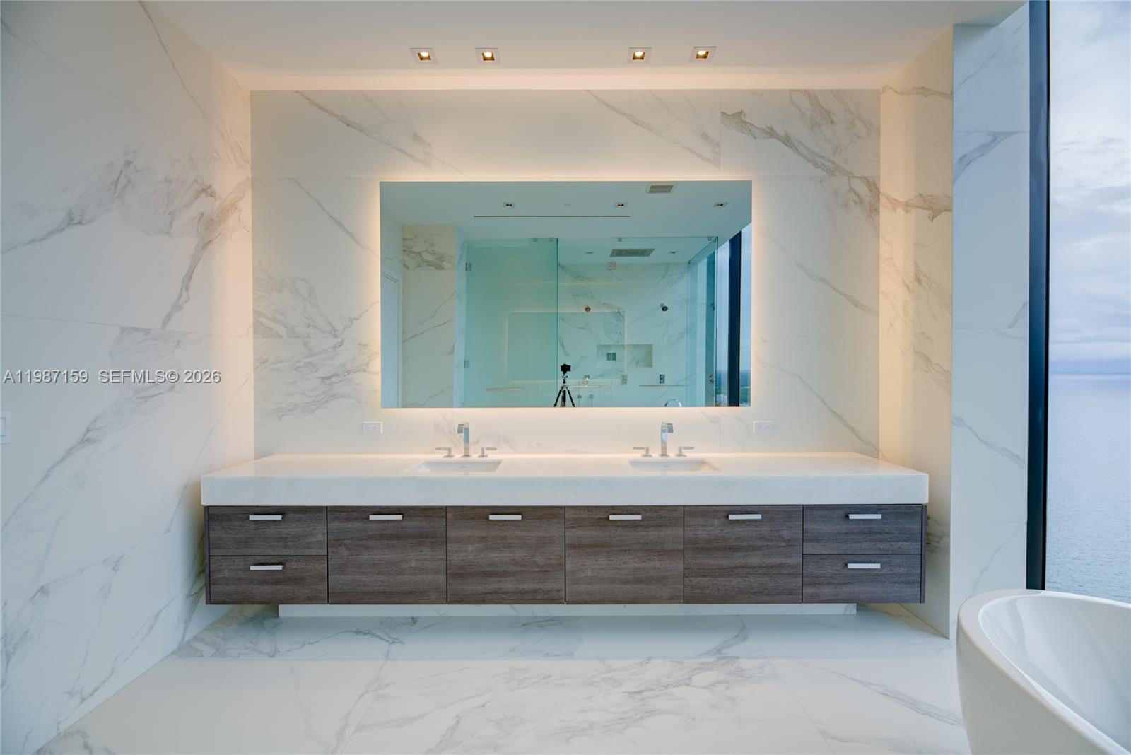 MUSE CONDO - Residential