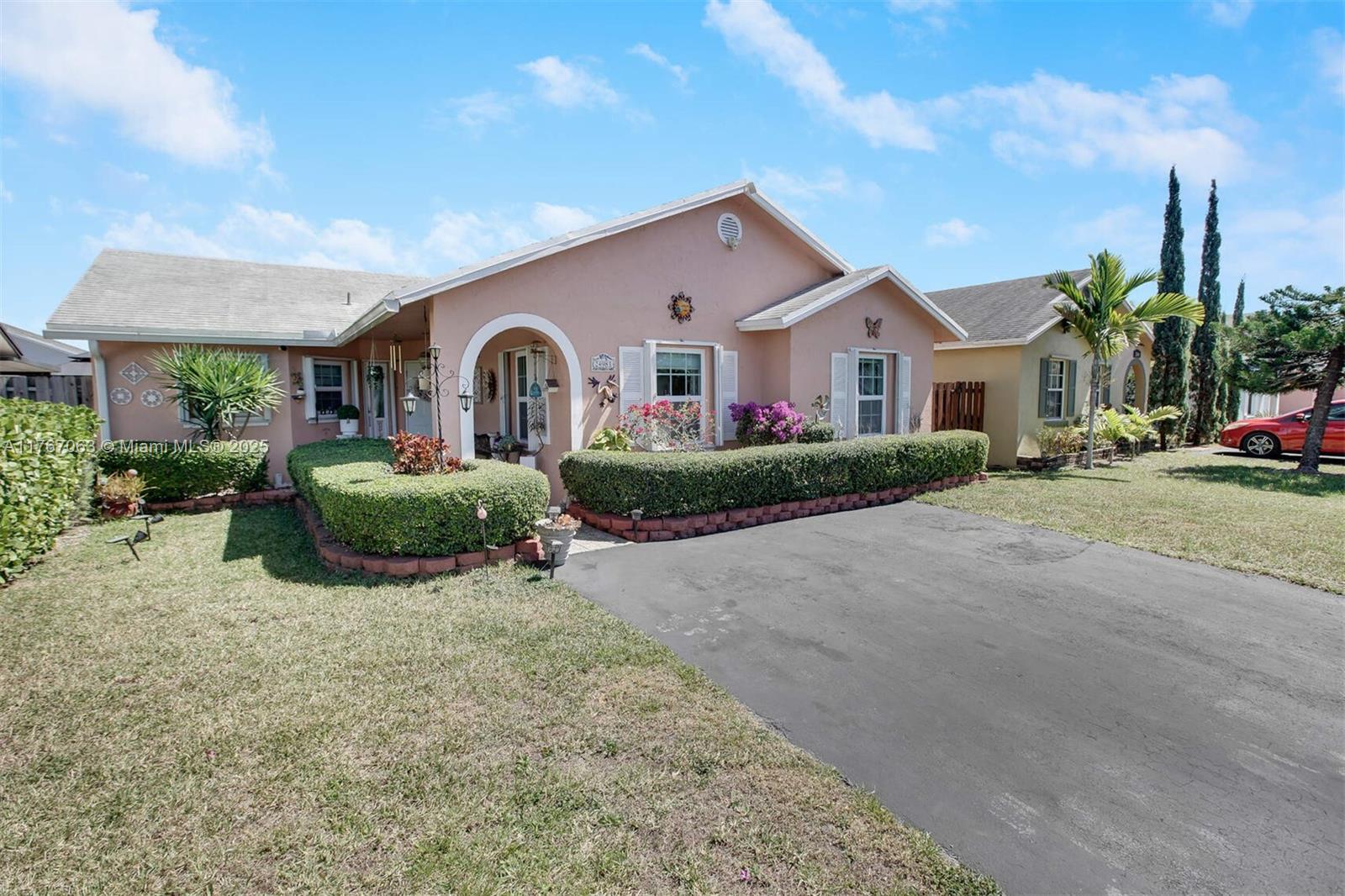 24981 Sw 128th Path, Homestead, Miami-Dade County, Florida - 3 Bedrooms  
2 Bathrooms - 