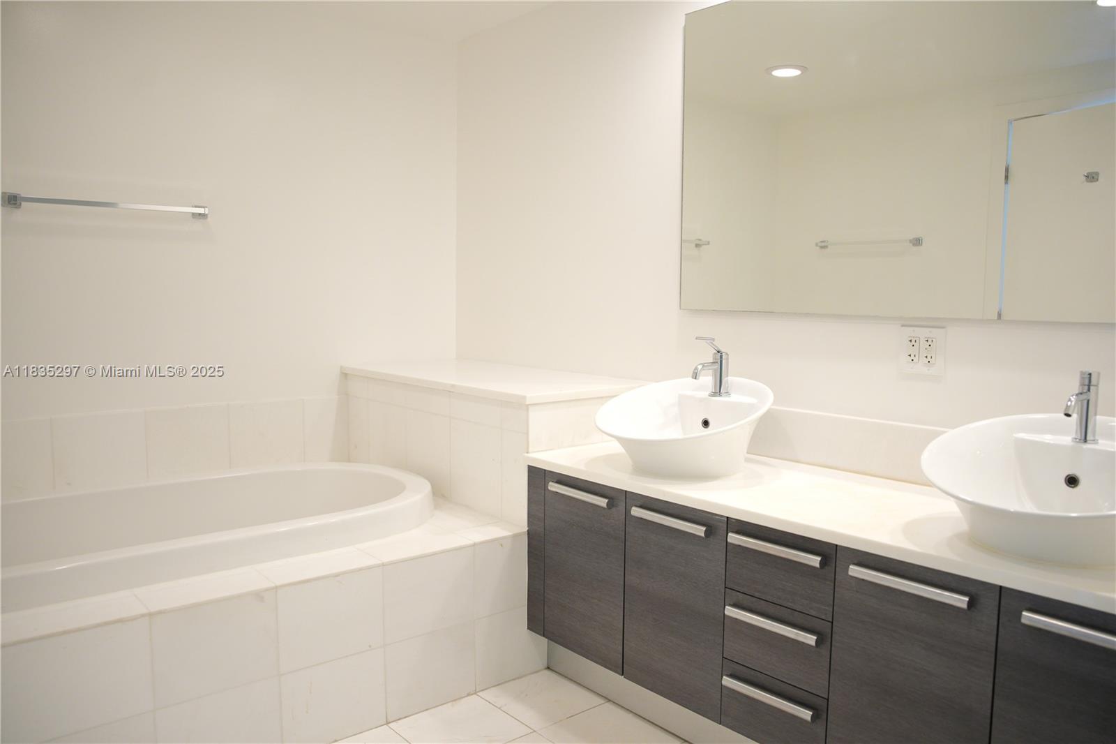 ARTECH RESIDENCES AT AVEN - Residential Lease