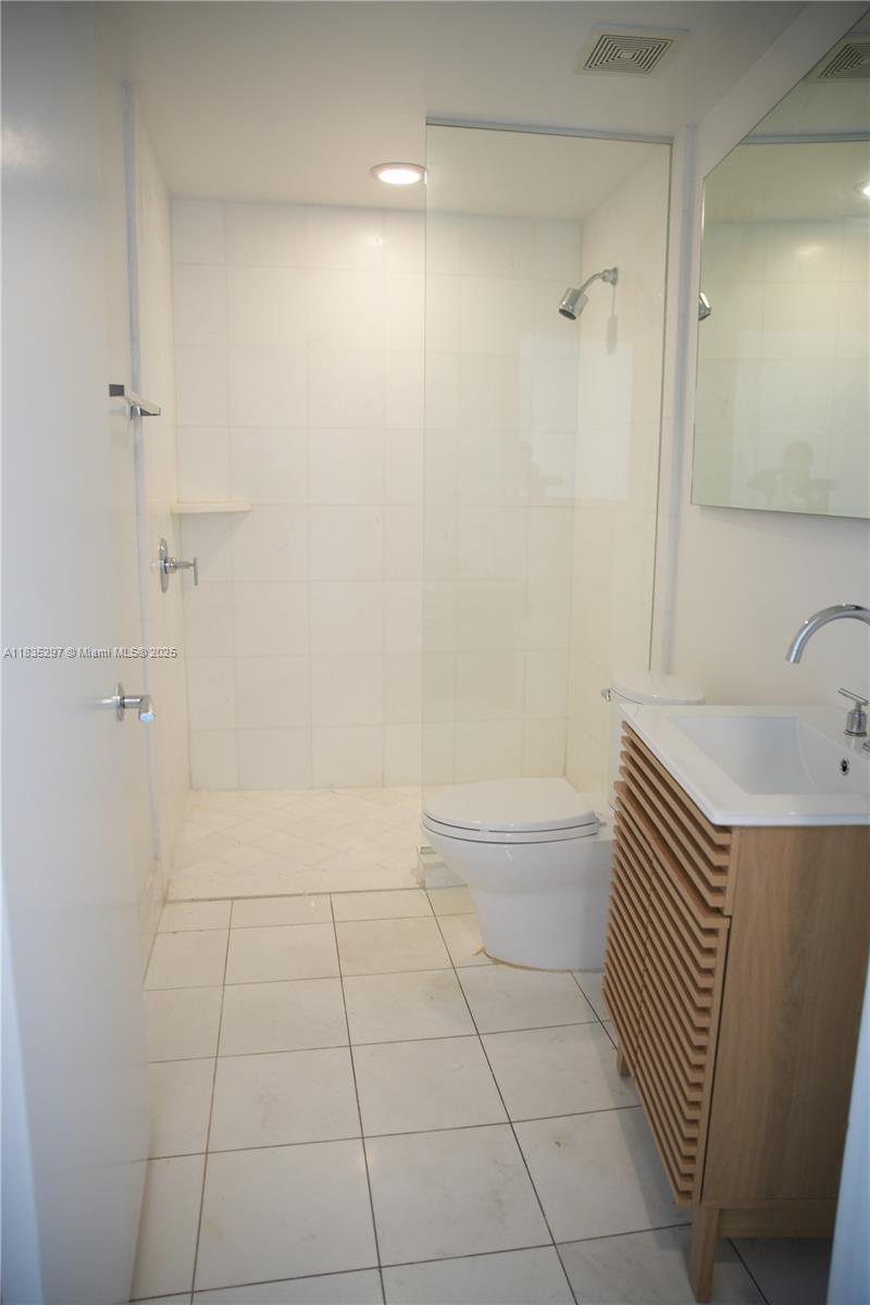 ARTECH RESIDENCES AT AVEN - Residential Lease