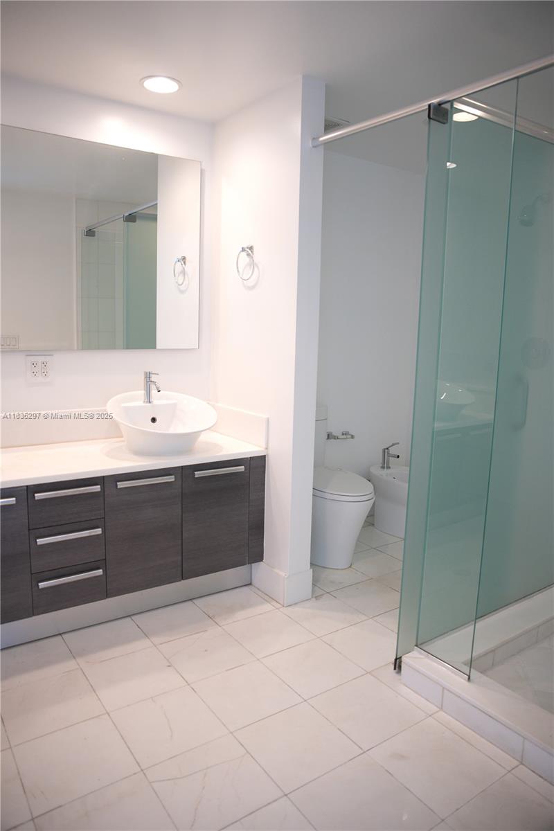 ARTECH RESIDENCES AT AVEN - Residential Lease