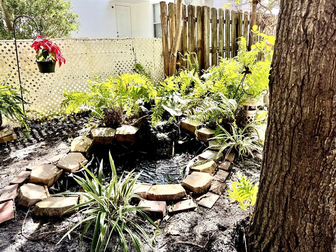 HOLLYWOOD - Residential Income