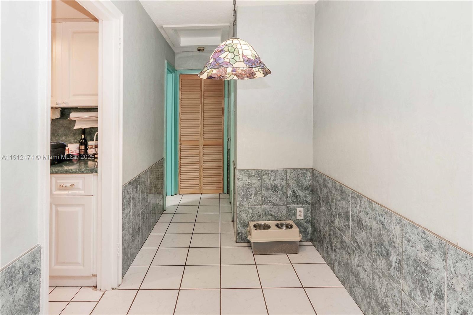 HOLLYWOOD - Residential Income