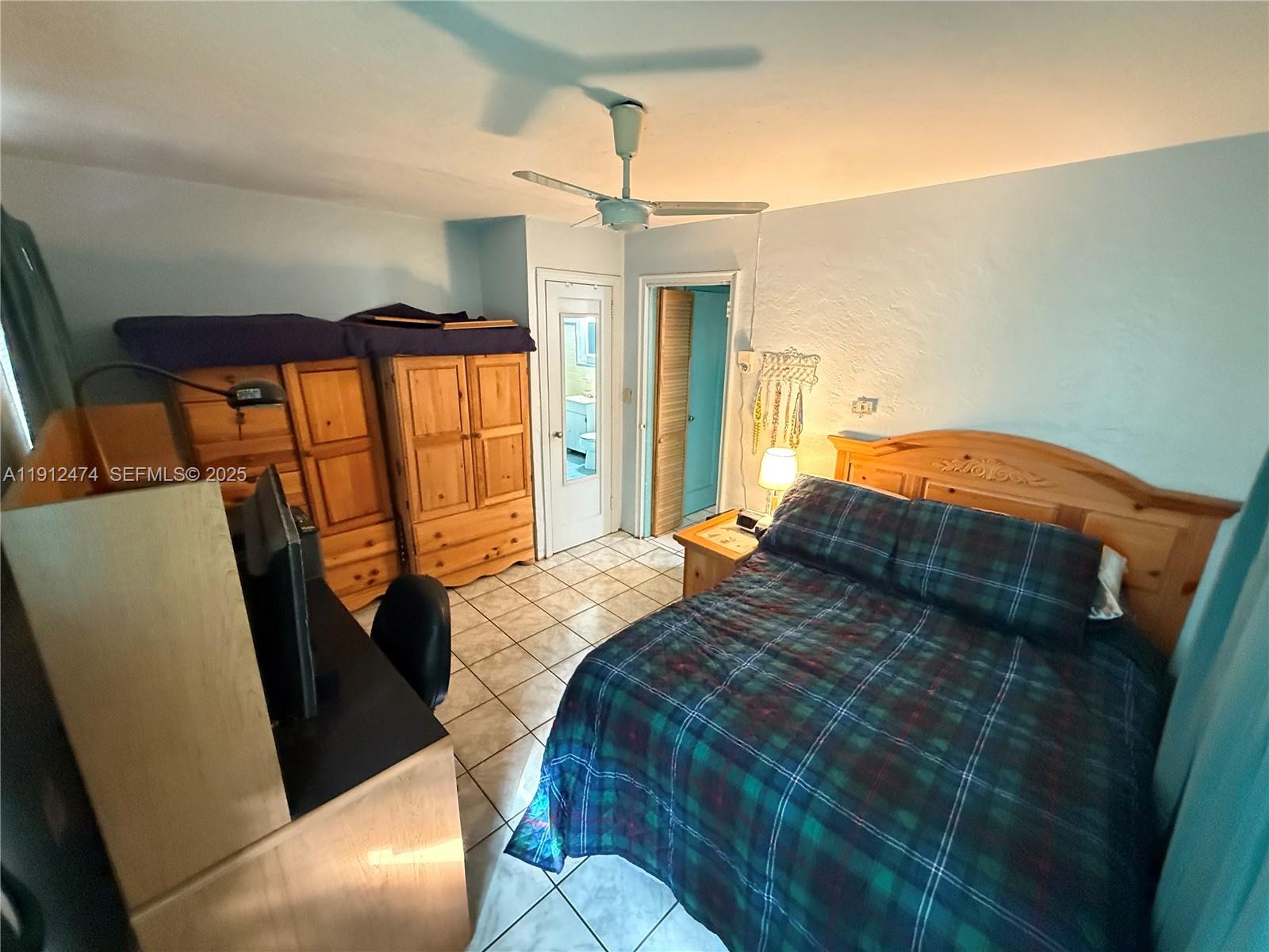 HOLLYWOOD - Residential Income