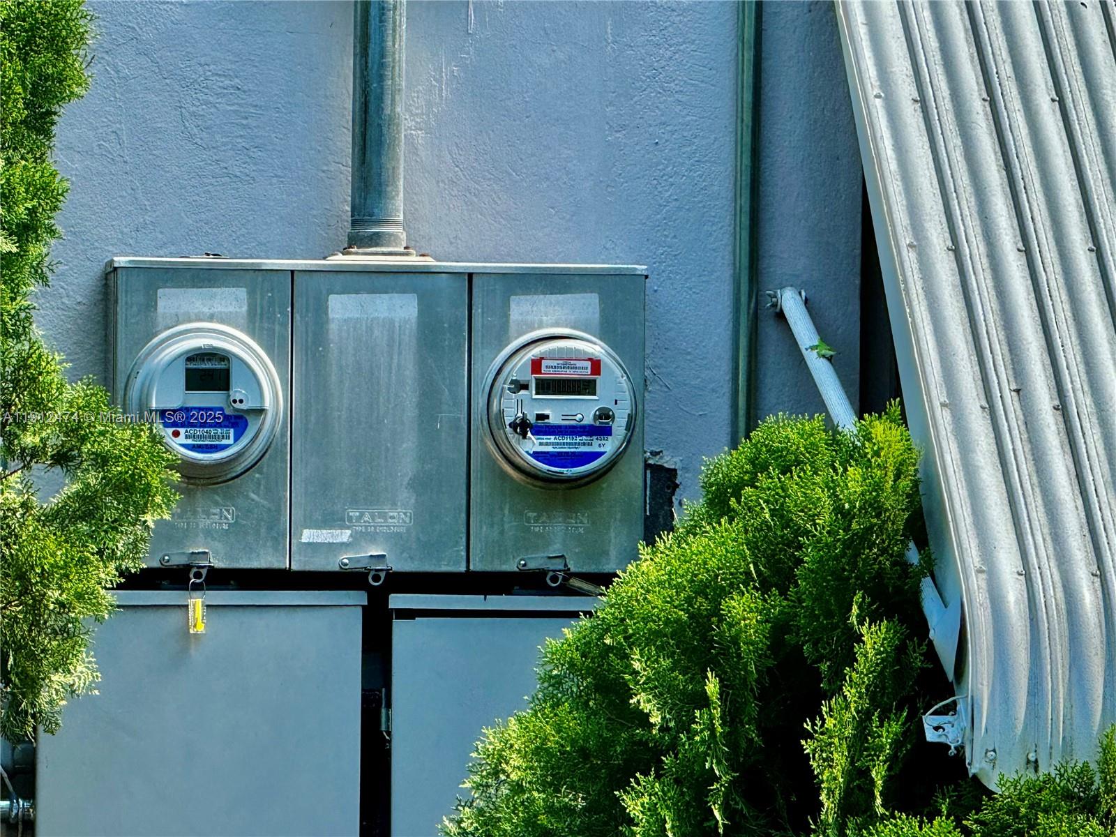 HOLLYWOOD - Residential Income