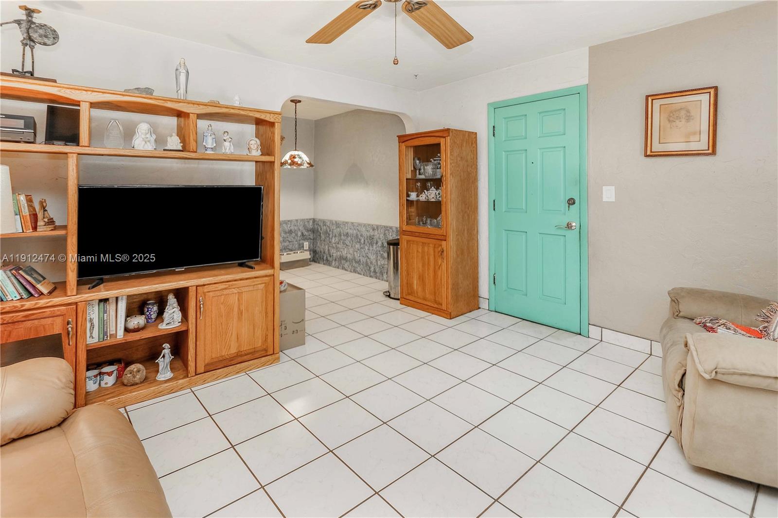 HOLLYWOOD - Residential Income