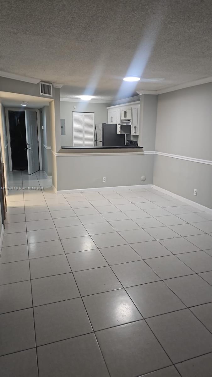 ORIOLE GOLF & TENNIS CLUB - Residential Lease