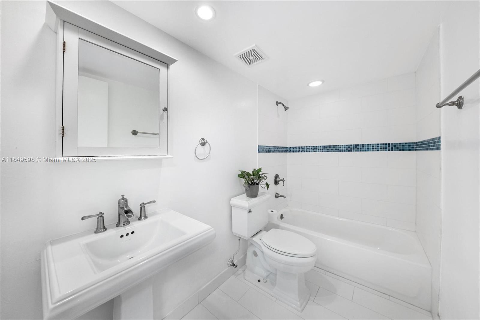 MIAMI SHORES CONDO - Residential Lease