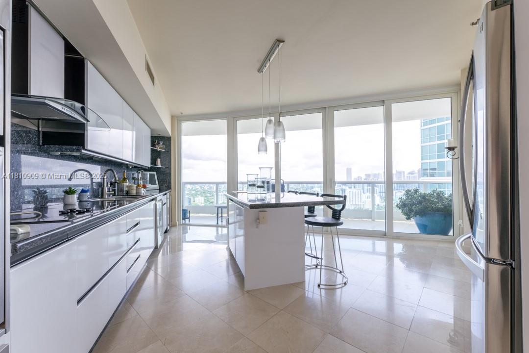 BRISTOL TOWER CONDO - Residential