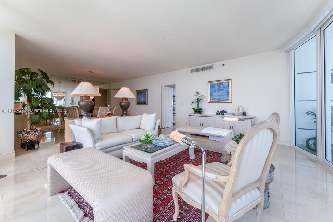 2127 Brickell Ave 3304