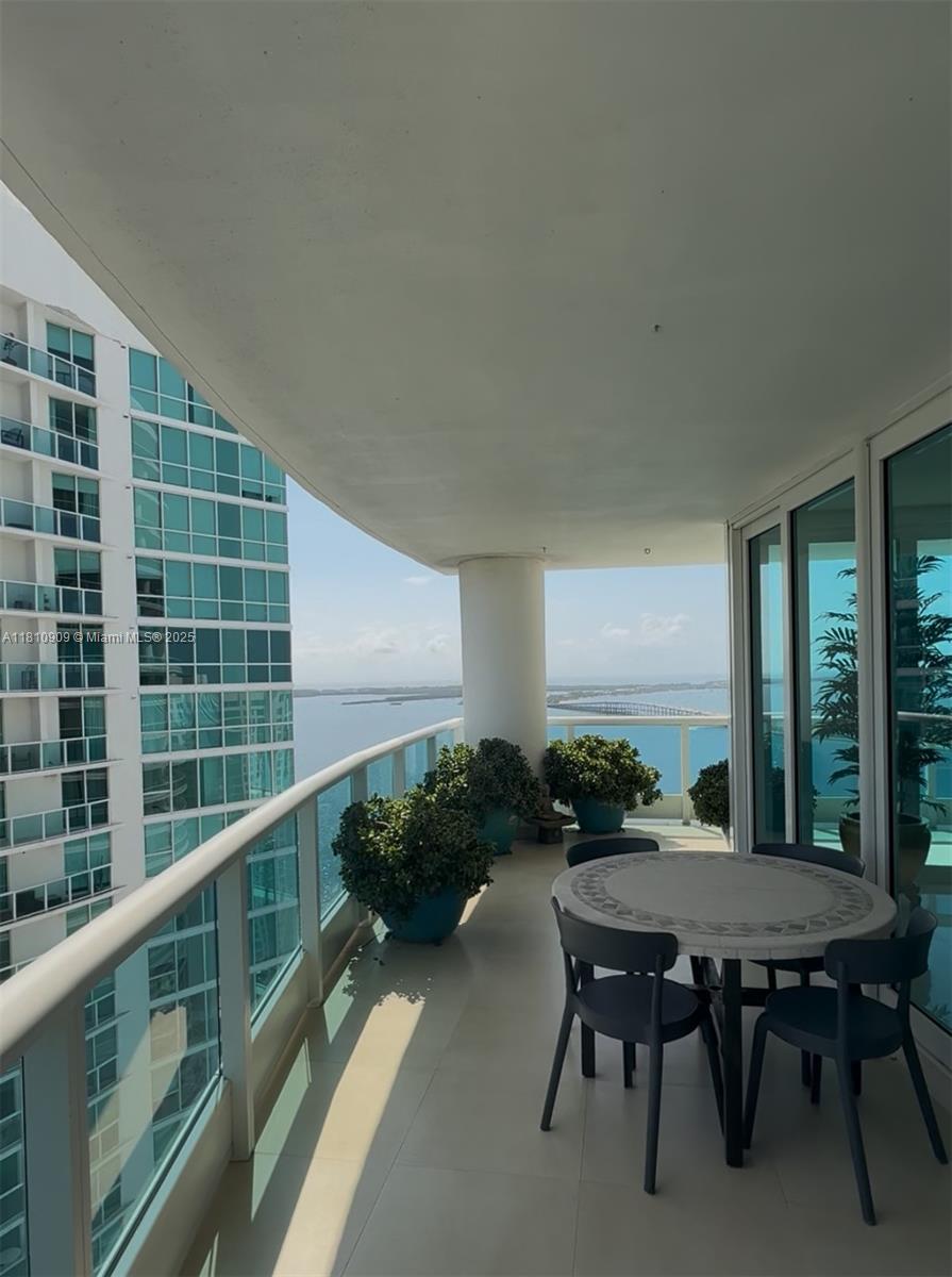 Property for Sale at 2127 Brickell Ave 3304, Miami, Broward County, Florida - Bedrooms: 2 
Bathrooms: 3  - $2,125,000