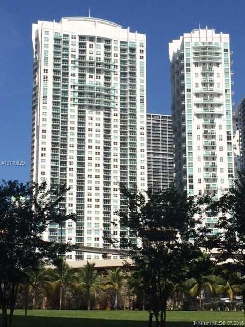 In the heart of Brickell across from the city centre. Beautiful corner unit loft style with water and city views. Marble floors, SS appliances, and granite countertops. All the amenities of a luxury high rise. 2 pools, gym, concierge, party room, and more. Vacant easy to show. Unit is for Sale, tenant must allow showings with 24 hr notice