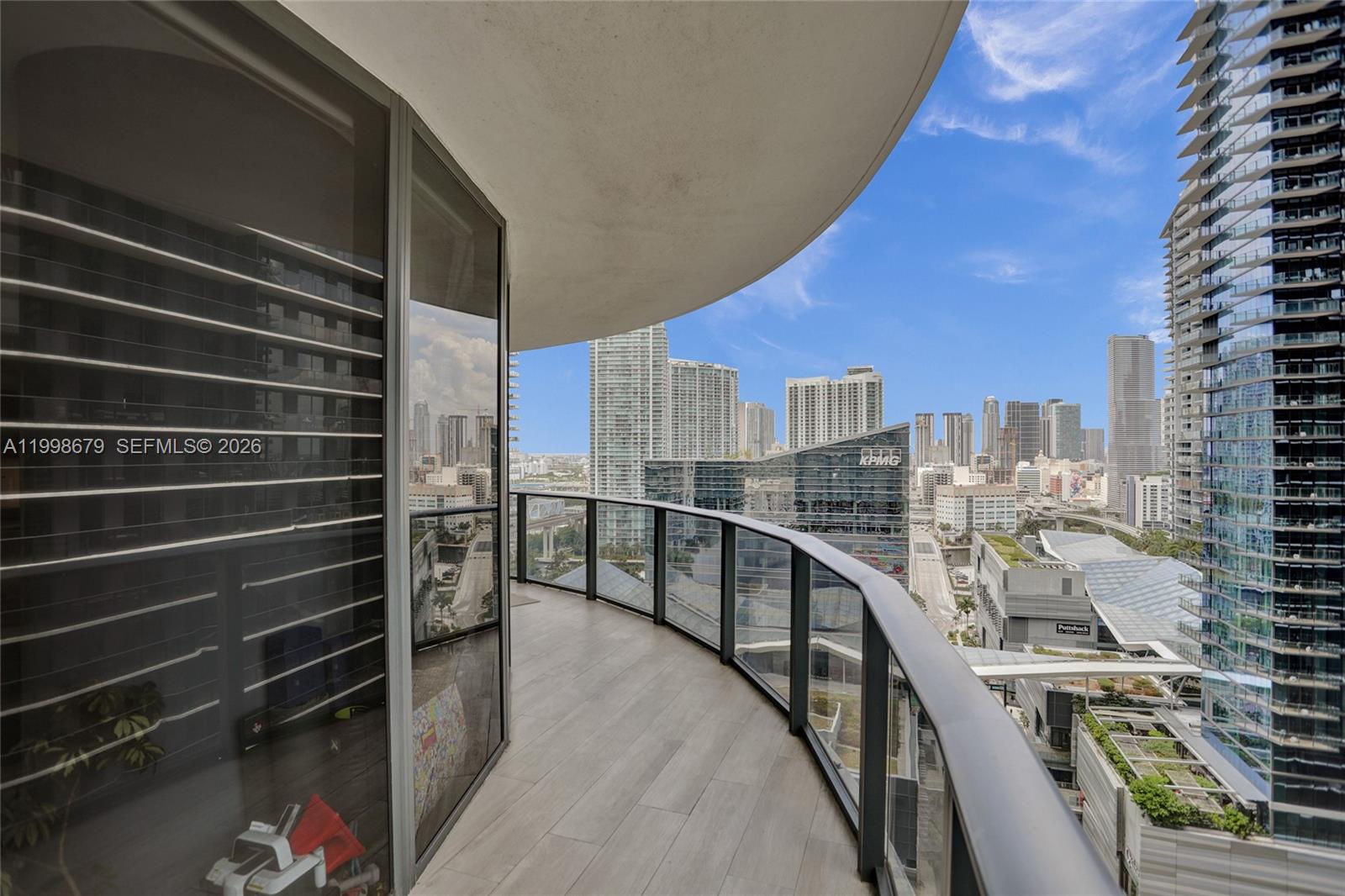 BRICKELL HEIGHTS EAST CON - Residential Lease