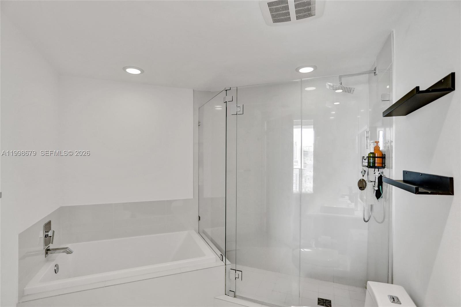 BRICKELL HEIGHTS EAST CON - Residential Lease