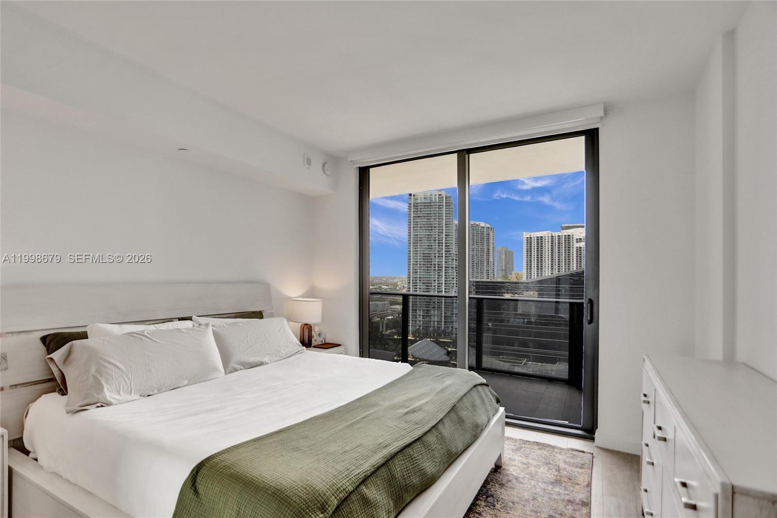 BRICKELL HEIGHTS EAST CON - Residential Lease