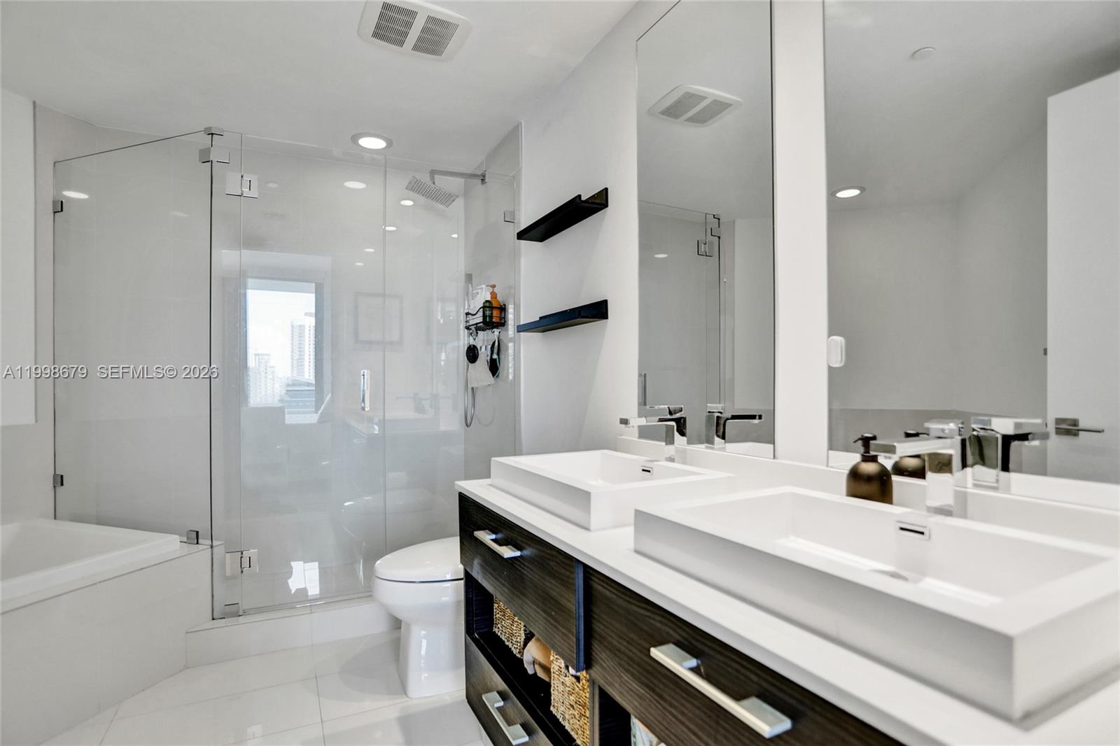 BRICKELL HEIGHTS EAST CON - Residential Lease