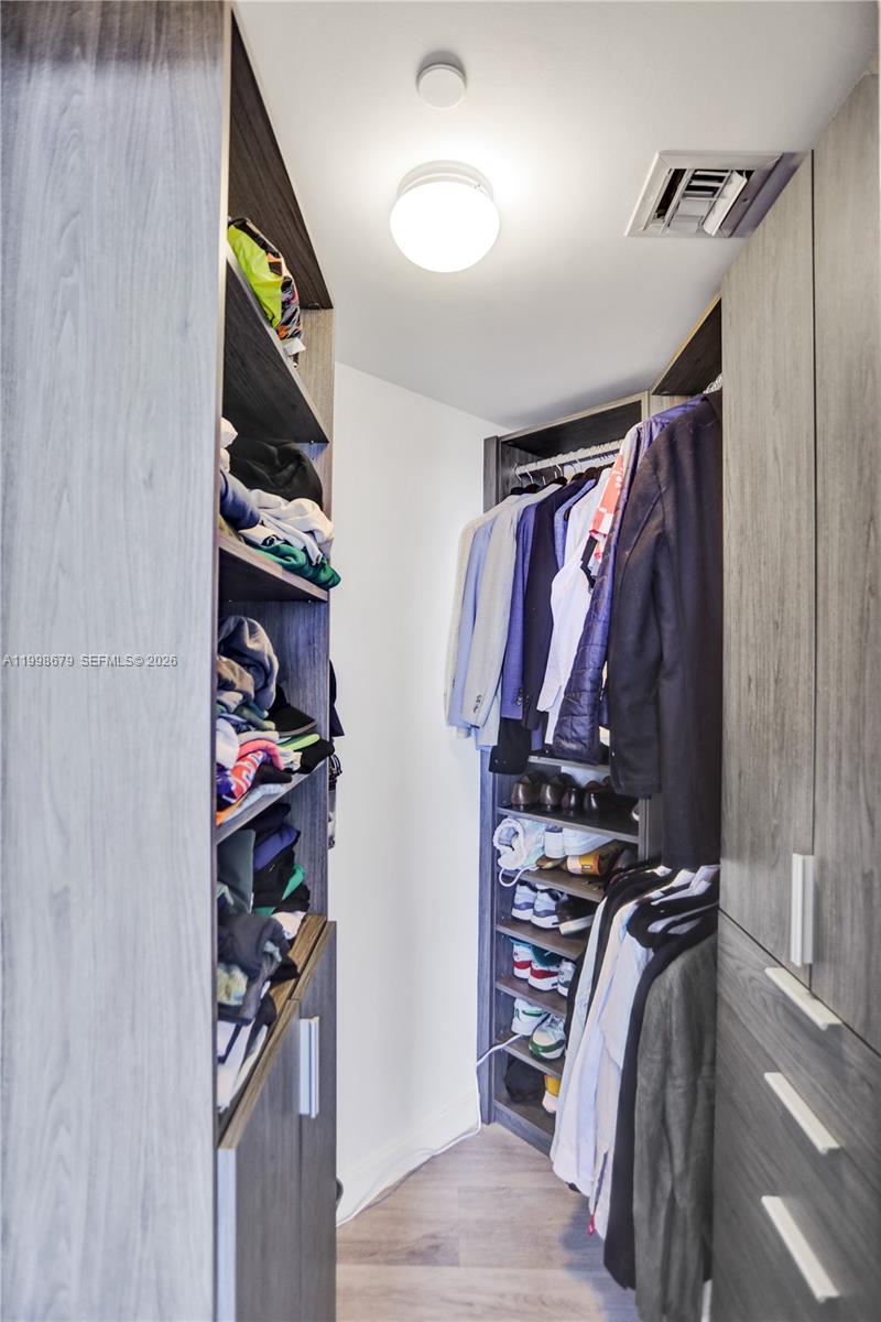 BRICKELL HEIGHTS EAST CON - Residential Lease