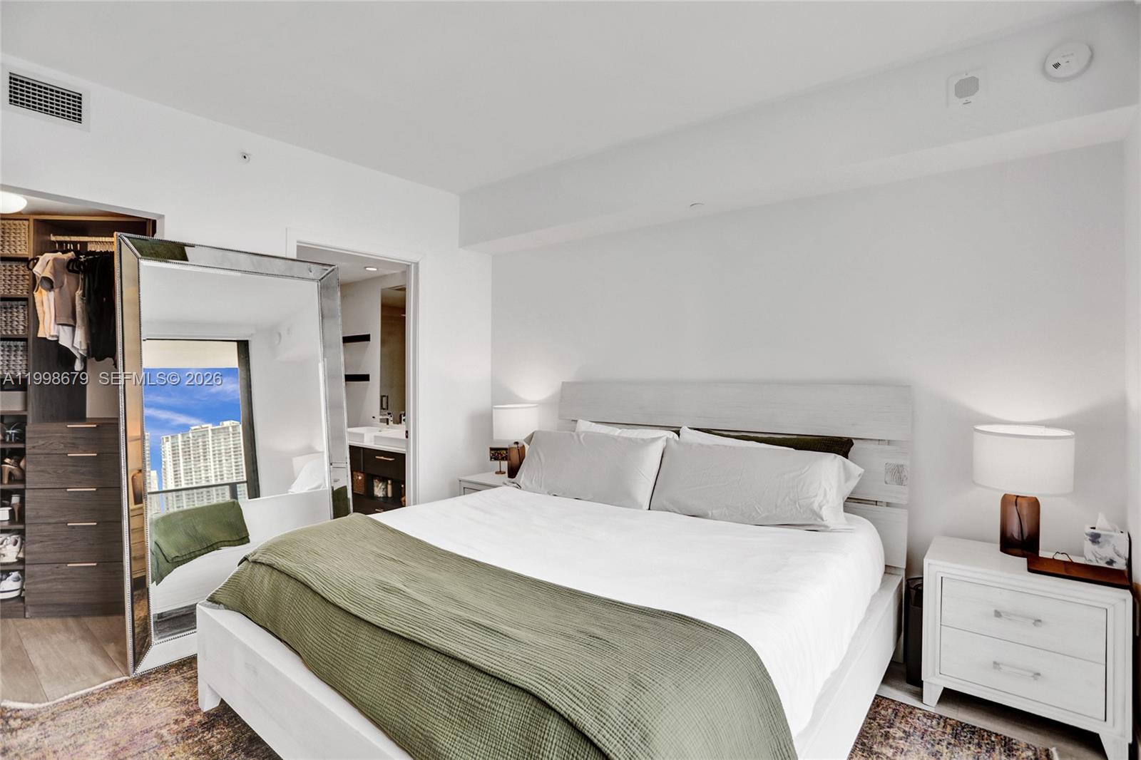 BRICKELL HEIGHTS EAST CON - Residential Lease