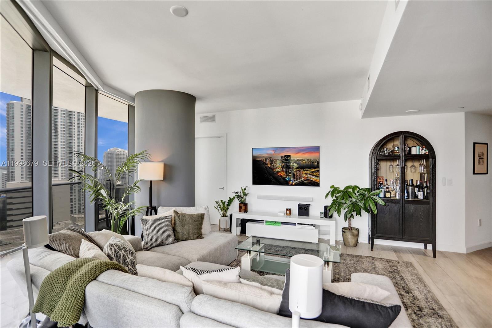 BRICKELL HEIGHTS EAST CON - Residential Lease