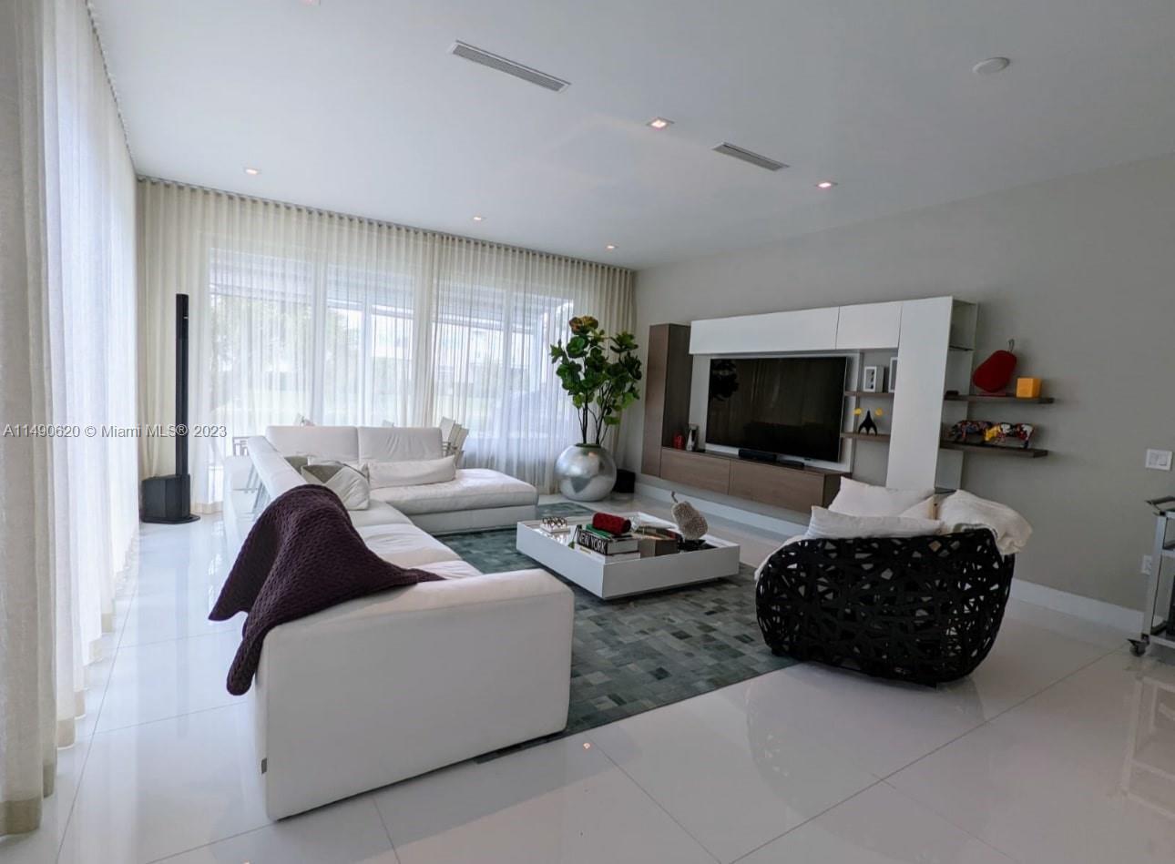 GRAND FLORIDIAN ESTATES - Residential