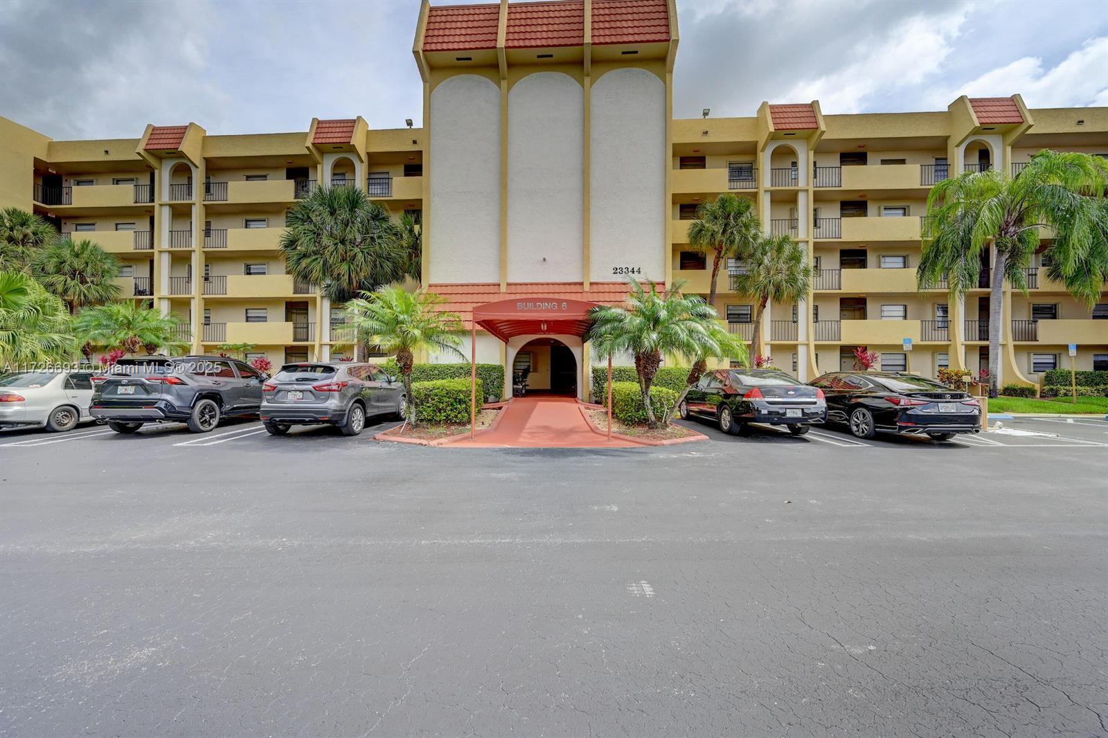 PINES OF BOCA BARWOOD CON - Residential