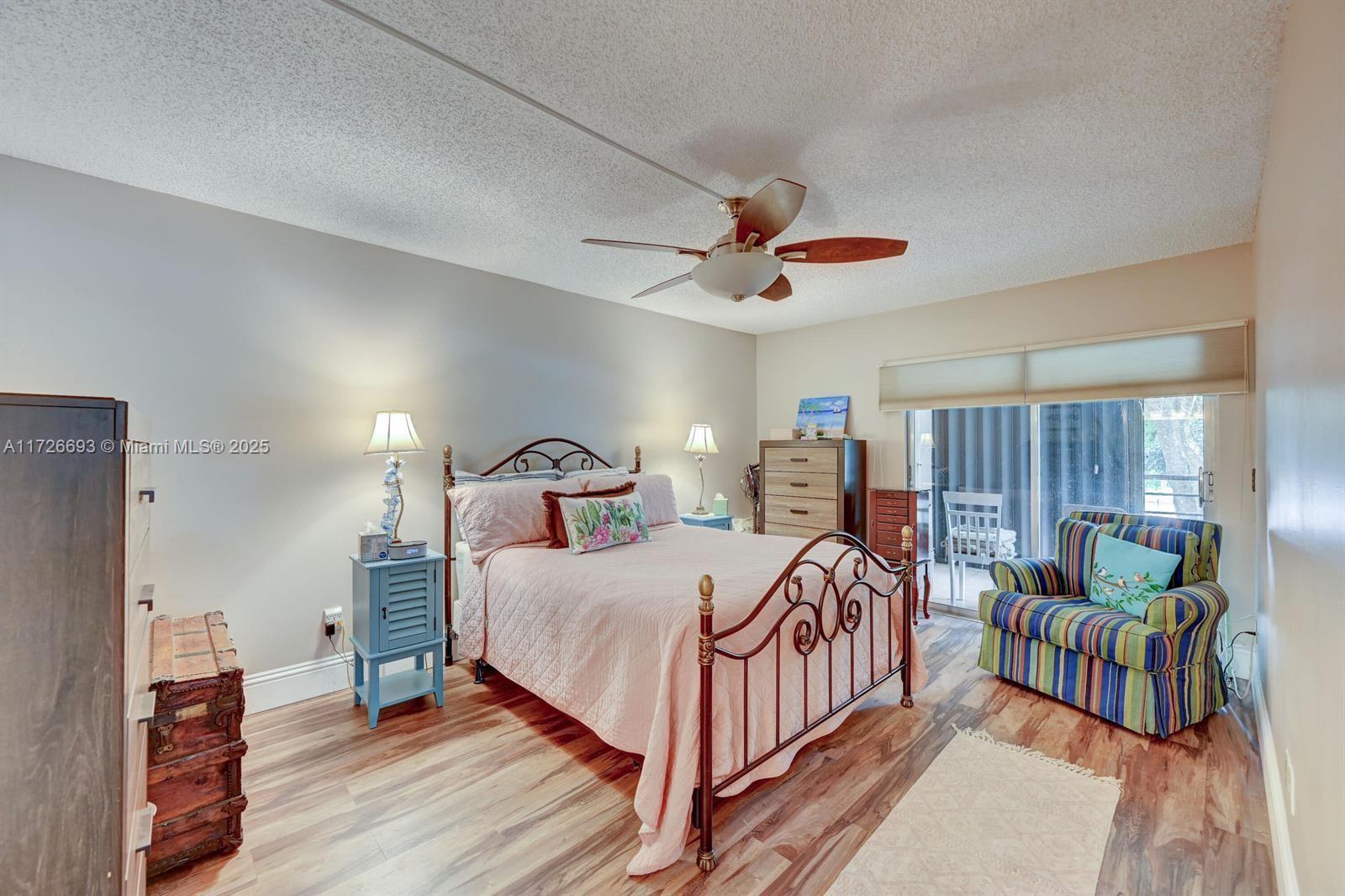 PINES OF BOCA BARWOOD CON - Residential