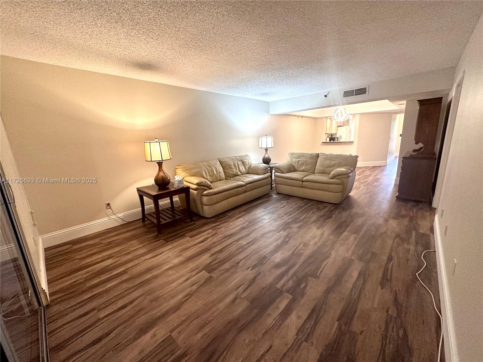 PINES OF BOCA BARWOOD CON - Residential