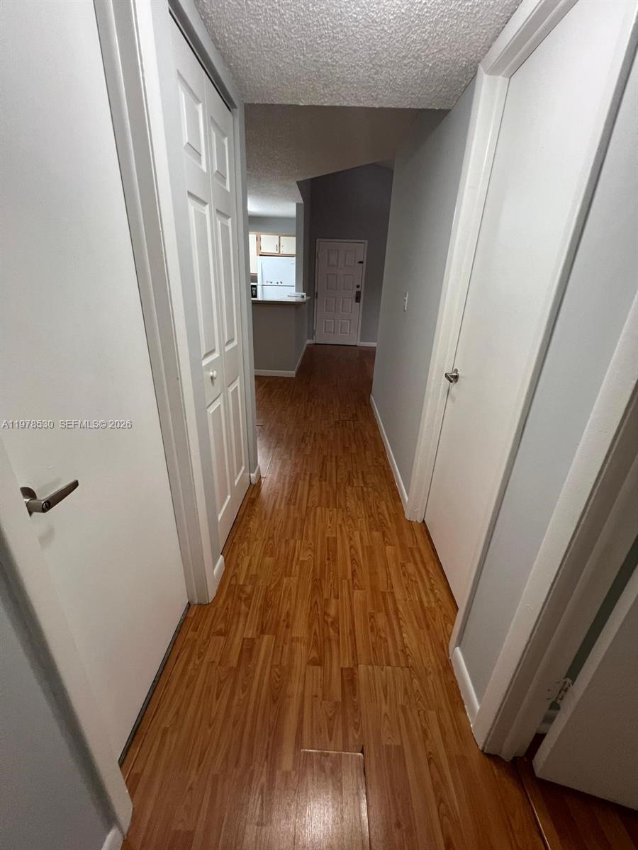 THE COURTS AT KENDALL CON - Residential Lease