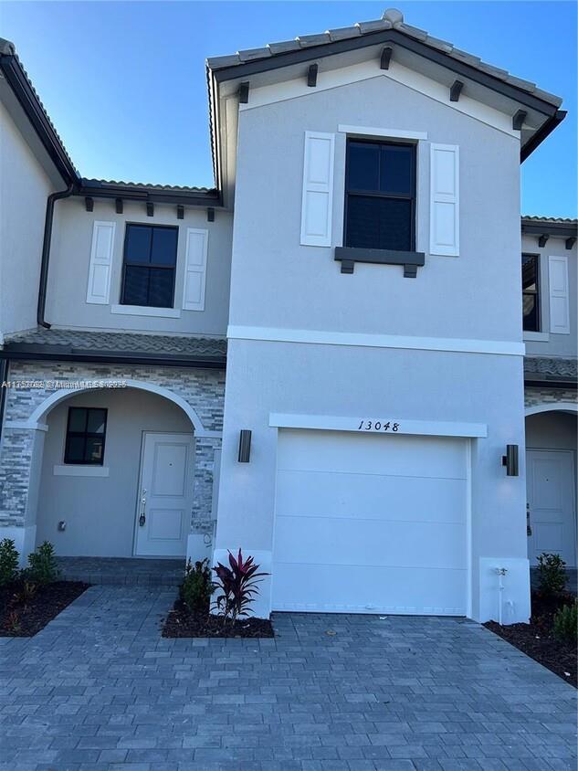13048 Sw 286th Ter, Homestead, Miami-Dade County, Florida - 3 Bedrooms  
3 Bathrooms - 