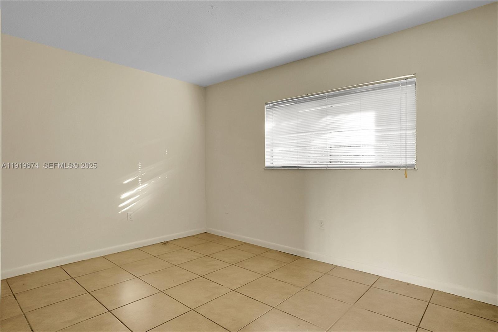 HORIZONS WEST CONDO #3 - Residential Lease