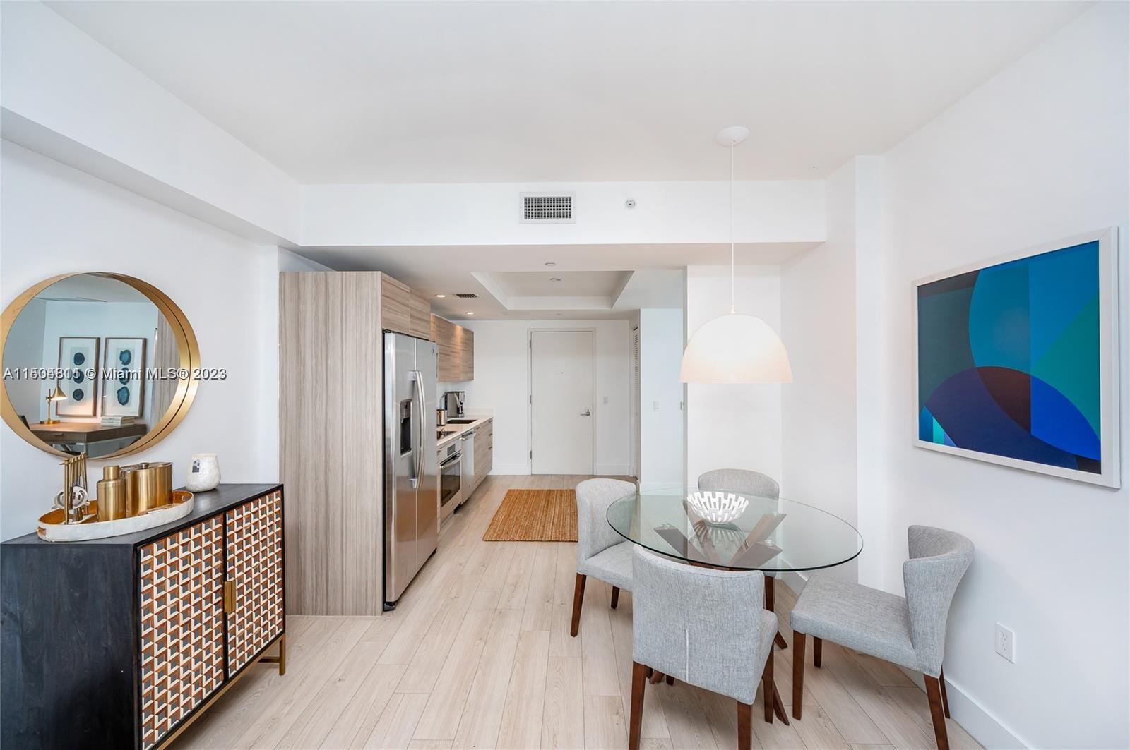 121 NE 34th St L402