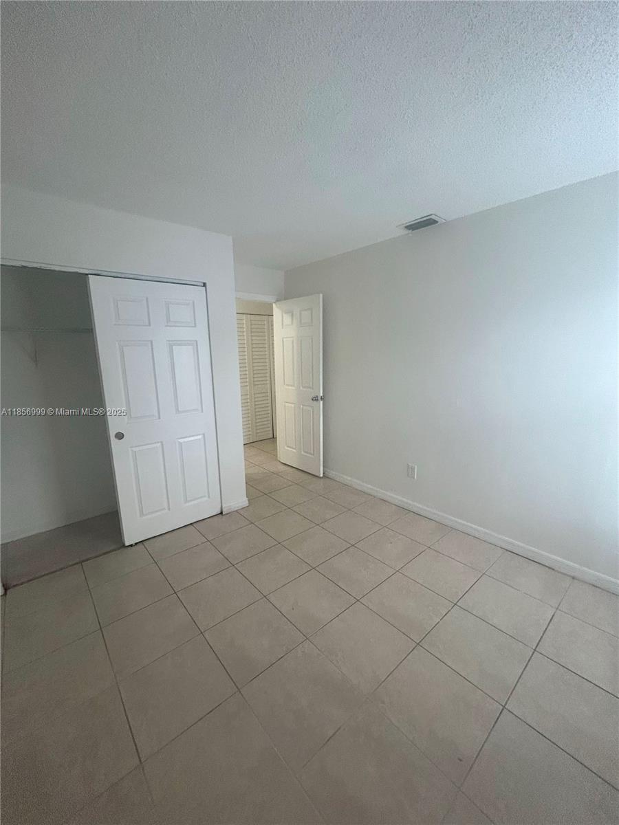 VISTA TOWNHOUSE SEC B - Residential Lease