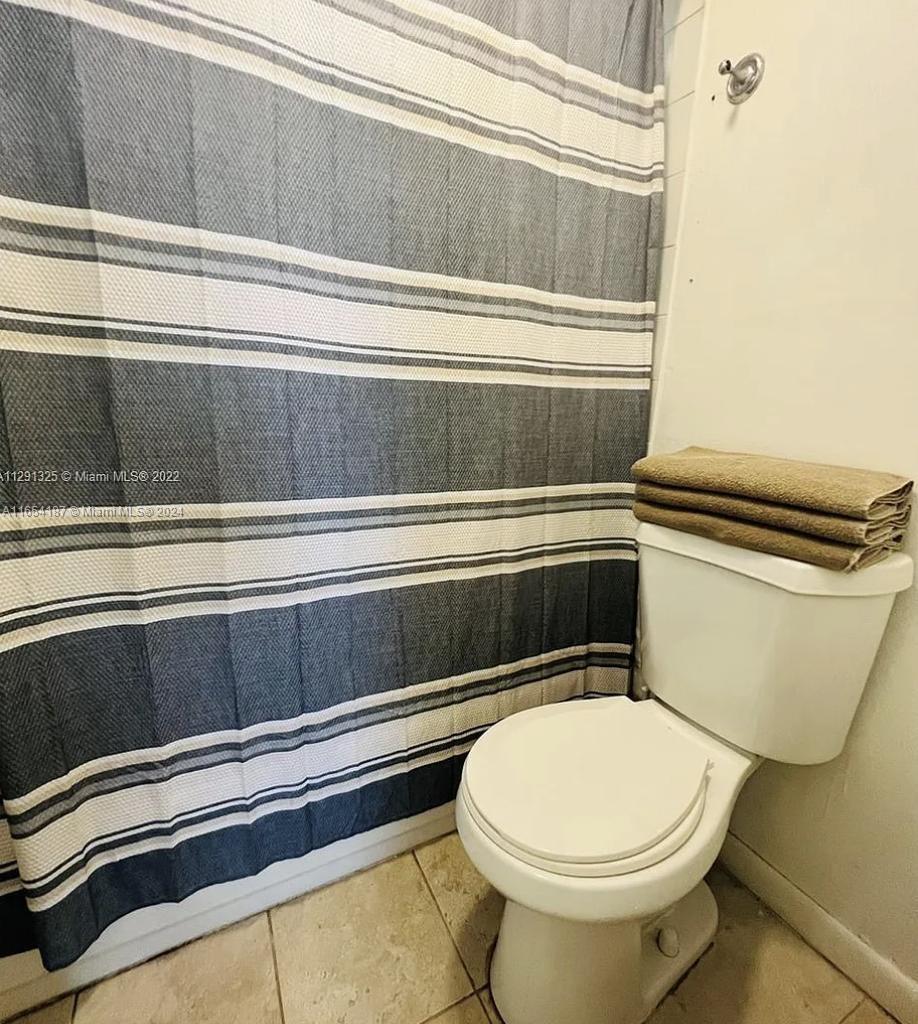BISCAYNE COVE CONDO - Residential