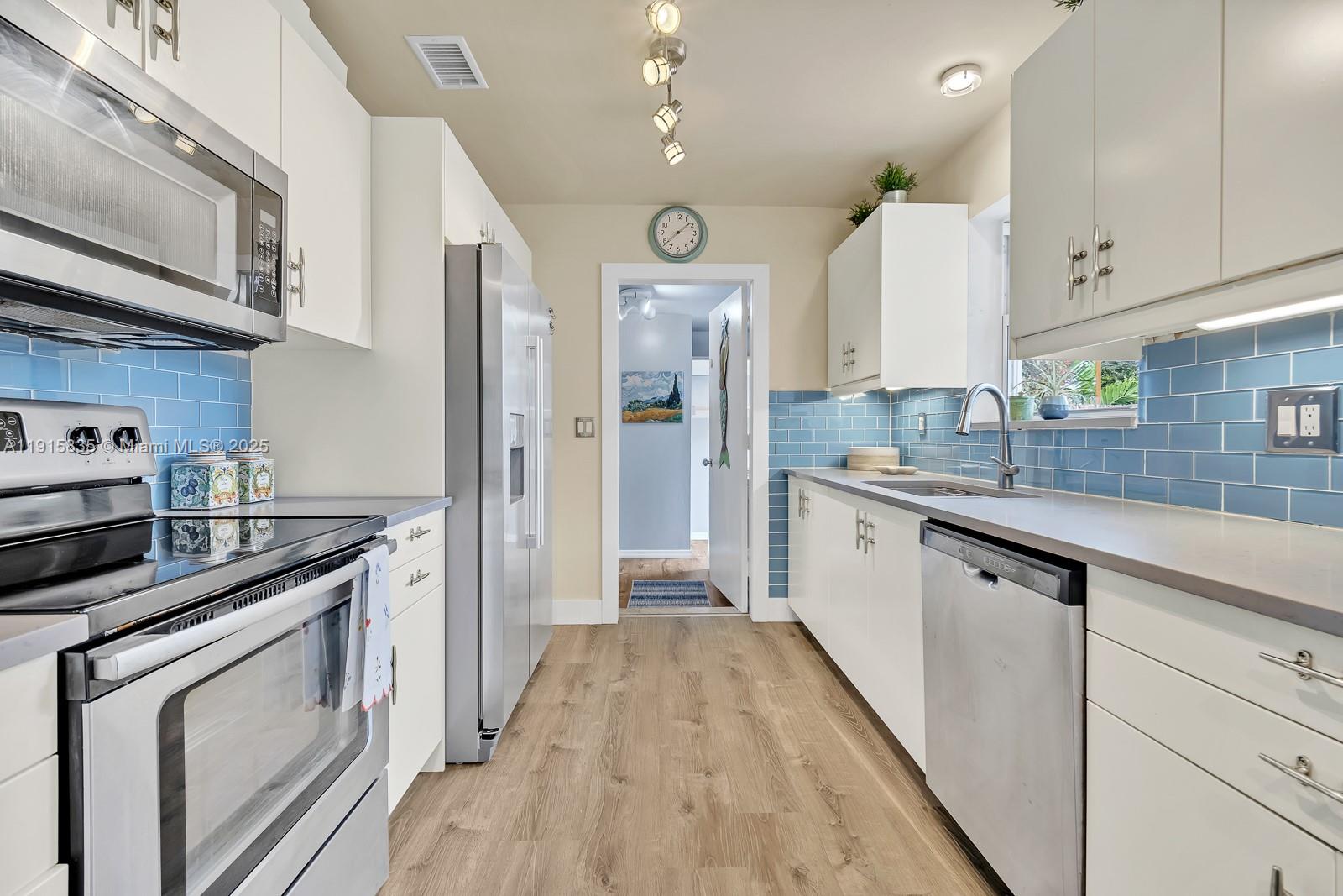 HILLSIDE PARK - Residential