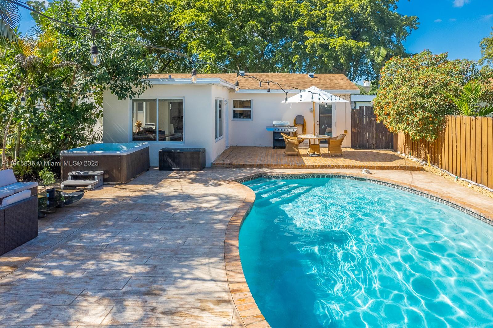 HILLSIDE PARK - Residential