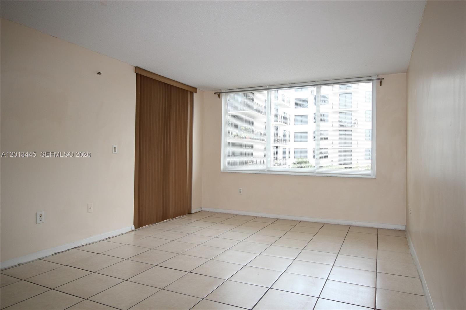 GREYNOLDS PARK CLUB CONDO - Residential