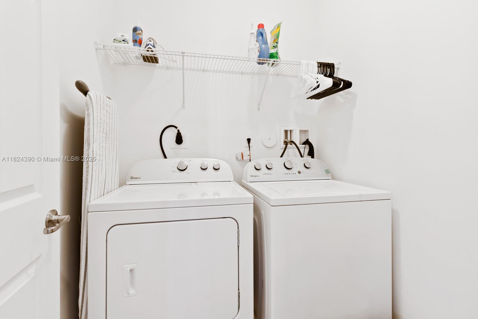 VINTAGE ESTATES - Residential Lease