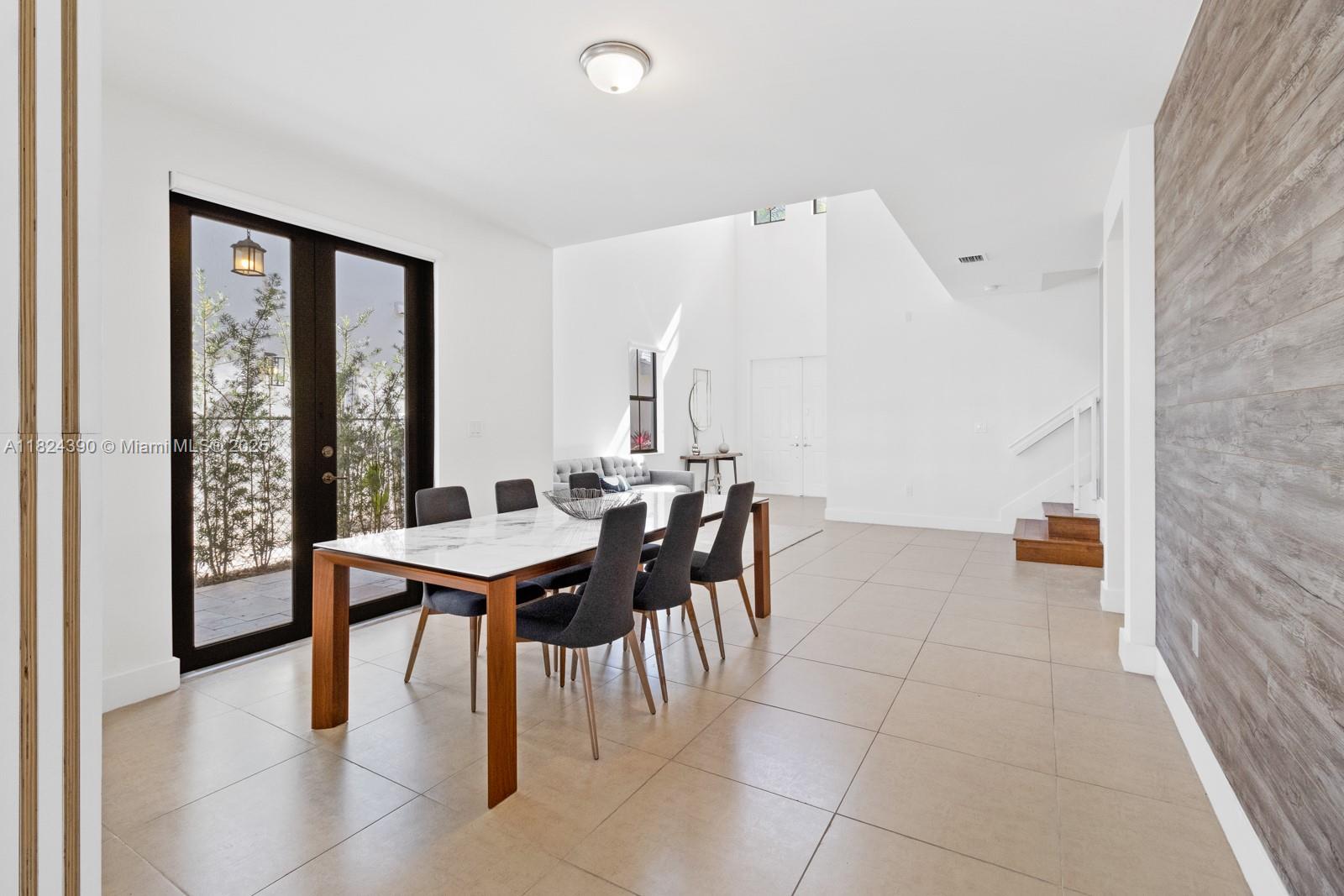 VINTAGE ESTATES - Residential Lease