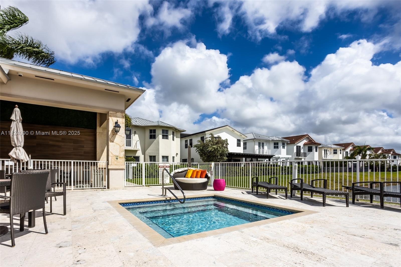 VINTAGE ESTATES - Residential Lease