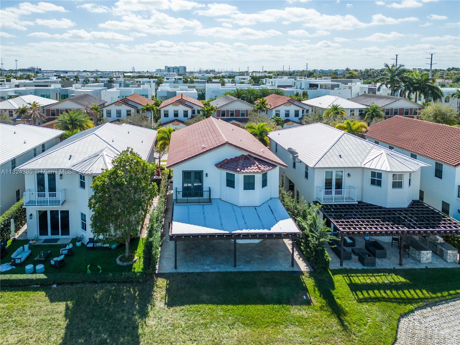 VINTAGE ESTATES - Residential Lease