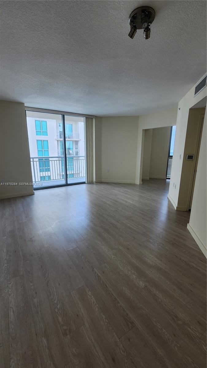 METROPOLIS II AT DADELAND - Residential Lease